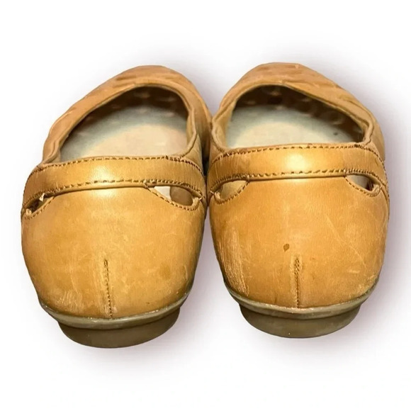 CLARKS WOMEN'S GRACELIN MAZE LOAFER FLAT LEATHER TAN CUSHION SIZE 9.5 - Picture 4 of 11